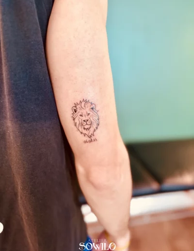 tatouage-lion-trait-fin-nantes