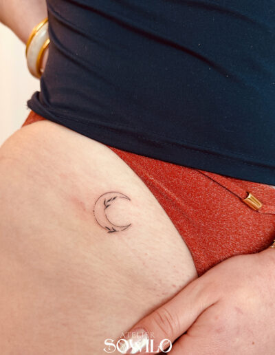 tatouage-aine-femme-saint-sebastien-sur-loire-trait-fin-atelier-sowilo