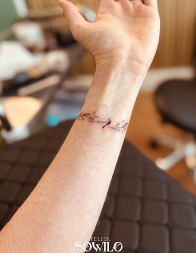 tatouage-bracelet-trait-fin-st-lumine-de-clisson