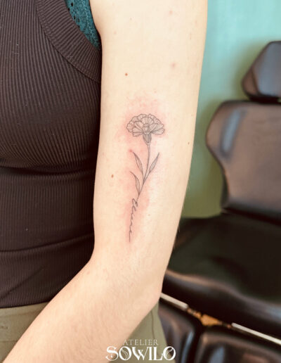 tatouage-trait-fin-a-tiffauges